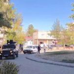 Hamile Eşini ve Amcasını Öldüren Onur Arı, Adliyeye Gönderildi 3 siirtte esi ile amcasini oldurup 3 akrabasini yaraladi 3 video eklendi d0fd335bbedc