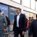 Aytekin, Deprem Sonrası Sındırgı'da Esnaf ve Vatandaşlarla Bir Araya Geldi 2 sindirgida 61lik depremde yikilan ve hasar goren binalar havadan goruntulendi 8 48fd313b82b2