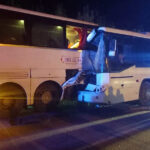 sinopta servis otobusu ile yolcu otobusu carpisti 13 yarali aca24968811f