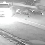 Düzce'de Taksinin Çarpmasıyla Motosiklet Sürücüsü ve Yanındaki Yaralandı 4 taksinin motosiklete carpistigi kaza kamerada 2 yarali 96aeb924aab0