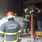 tamirhanede otomobil alev aldi 2 yarali video eklendi 9d69a403b6a3