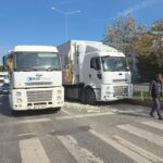 tir kirmizi isikta bekleyen otomobile carpti 5 yarali 8221e0d9e952