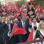 Tekirdağ'da Cumhuriyet Bayramı etkinlikleri sırasında, polisler dev Türk bayrağını gururla taşıdı. 2 trakyada 29 ekim cumhuriyet bayrami coskuyla kutlandi 2 2cc86aa2ea29