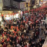 Tekirdağ'da Cumhuriyet Bayramı etkinlikleri sırasında, polisler dev Türk bayrağını gururla taşıdı. 4 trakyada 29 ekim cumhuriyet bayrami coskuyla kutlandi 2 7747bbade29c