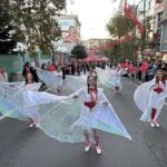 Tekirdağ'da Cumhuriyet Bayramı etkinlikleri sırasında, polisler dev Türk bayrağını gururla taşıdı. 3 trakyada 29 ekim cumhuriyet bayrami coskuyla kutlandi 2 983849f33cf7