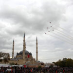 turk yildizlarindan edirnede gosteri ucusu fb2fadb80fb9