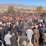 Yüksekova'da tankerle çarpışan otomobilden acı haber: Aile fertleri toprağa verildi 3 vandaki kazada olen cift ile kizlari hakkaride topraga verildi df04bd207b0e