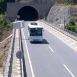 viyadukte geri manevra yapan otobus nedeniyle kaza yaptigini iddia edip sikayetci oldu b527332ec4c7