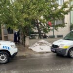 yagmurlu havada tamir ettigi catiyi kontrol ederken ayagi kayip dustu 926749700997