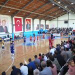 Yenişehir Belediyespor, Galatasaray'ı Mağlup Ederek 1. Lig Hedefini Büyütüyor 5 yenisehir belediyespor yenilmez olarak liderlige oynuyor 50b7d79696b6