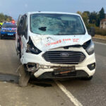 yol kenarinda yururken minibusun carptigi yaya oldu 0c9108fc61e9