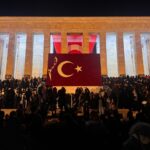 10 Kasım'da Anıtkabir'i 1.2 Milyondan Fazla Kişi Ziyaret Etti 1 10 kasimda anitkabiri 1 milyon 219 bin kisi ziyaret etti a83311259173