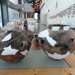 İzmir'de 5 Bin Yıllık Kadınlara Ait Kabartmalı Kaplar Bulundu 2 5 bin yillik kaplarda kadinin onemini gosteren gerdanlik detayi 8fc60abab2cb