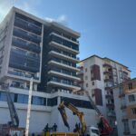 Van'da 7 katlı binanın otoparkında çıkan yangında 29 kişi dumandan etkilendi, 20'si hastaneye kaldırıldı 4 7 katli binanin otoparkinda yangin 29 kisi dumandan etkilendi 53215ff5dbbe