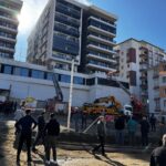 Van'da 7 katlı binanın otoparkında çıkan yangında 29 kişi dumandan etkilendi, 20'si hastaneye kaldırıldı 8 7 katli binanin otoparkinda yangin 29 kisi dumandan etkilendi 54621e901348