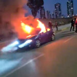 adanada seyir halindeki otomobil alev alev yandi o anlar kamerada 552334ef2354