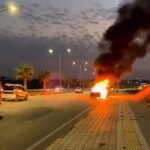 adanada seyir halindeki otomobil alev alev yandi o anlar kamerada a38830c2b85b