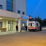 Besni'de öğrenci yurtlarında akşam yemeğinden sonra gıda zehirlenmesi şüphesiyle 70 öğrenci hastaneye kaldırıldı 6 adiyamanda 70 universite ogrencisi gida zehirlenmesi suphesiyle hastaneye kaldirildi 76099e15162e