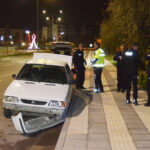 Alkollü Sürücü, Polisin 'Dur' İhtarında Uymayıp Kaçarken Kaza Yaptı: 49 Bin Lira Ceza! 4 alkollu ve ehliyetsiz surucu dur ihtarina uymayinca kaza yapip yakalandi 3ef1d1e83801