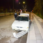 Alkollü Sürücü, Polisin 'Dur' İhtarında Uymayıp Kaçarken Kaza Yaptı: 49 Bin Lira Ceza! 2 alkollu ve ehliyetsiz surucu dur ihtarina uymayinca kaza yapip yakalandi 89b3436640d2