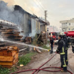 antalyada ahsap presleme ve uretme atolyesinde yangin ff4f6e08b6f6