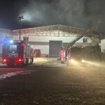 antalyada paketleme fabrikasinda yangin 5b45b6f336d8