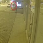 Reyhanlı'da Gece Motosiklet Hırsızı Kameralara Yansıdı 2 apartmanin girisindeki motosikletin calinma anlari kamerada c4db4e38b31f