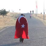 Erzurum'da Aziziye Tabyaları'nda 148. yıl anması: Ecdada saygı yürüyüşü gerçekleştirildi. 7 aziziye destaninin 148nci yil donumunde erzurumlular ecdadi icin yurudu 189ba3eba35b