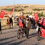 Erzurum'da Aziziye Tabyaları'nda 148. yıl anması: Ecdada saygı yürüyüşü gerçekleştirildi. 5 aziziye destaninin 148nci yil donumunde erzurumlular ecdadi icin yurudu 55e6b7499cf7