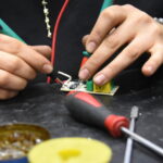 baba ile 2 kizi 15 yildir elektronik ev aletleri tamir ediyor 89f9dc18143c