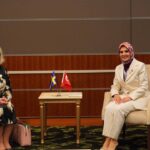 Katar'da Sosyal Hizmetler Alanında Türkiye, Sierra Leone ve Singapur ile İş Birliği Anlaşmaları İmzalandı 5 bakan goktas sierra leone ve singapurlu mevkidaslariyla bakanliklari arasinda is birligi mutabakat zapti imzaladi 35dc7bd89975