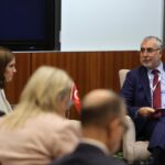 Çalışma Bakanı Vedat Işıkhan, Katar'da Finlandiya Meslektaşıyla Görüştü 2 bakan isikhan finlandiyali mevkidasi laasonen ile gorustu f81ccfd1f0cd