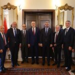 bakan isikhan turkiyenin stockholm buyukelciligini ziyaret etti 8d86e6ba500c