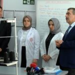 Mardin’deki okul ziyaretinde Bakan Tekin, suistimal tespit edilen işletmelerle ilişkiyi kesiyoruz dedi. 2 bakan tekin cocuklarin egitim aldigi isletmeleri surekli denetliyoruz 2 8eb325e9428d