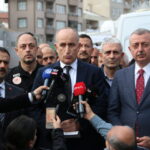 Kocaeli’de Çöken Bina ile İlgili İncelemelerde Zemin Sorunu Öne Çıkıyor 1 bakan yardimcisi omer bulut binanin zarar gormesinde zemin onemli bir etken olmus ef359ce14e0e