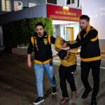 basini otomobile carptigi cocugu yere firlatti o anlar kamerada 2 145a9c9af681