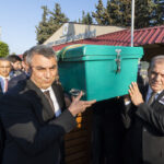 Vahap Seçer, Kız Kardeşi Arzu Seçer'i Tarsus’ta Son Yolculuğuna Uğurladı 2 baskan secerin aci gunu 2 5aac84ad17a5