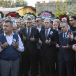 Vahap Seçer, Kız Kardeşi Arzu Seçer'i Tarsus’ta Son Yolculuğuna Uğurladı 1 baskan secerin aci gunu 2 ff3aa12275ec