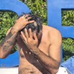 bodrumda susuzlugu protesto etmek amaciyla belediye meydaninda dus aldi 4f738ff0d3ea