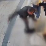 Gümüşhane'de Boşanma Aşamasındaki Eşinin Bıçaklı Saldırısına Uğrayan Kadının Korkunç Anları Güvenlik Kamerasında Kaydedildi 1 bosanma asamasindaki esi tarafindan bicaklandi saldiri kamerada 2f5793f3bc3a