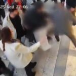 Gümüşhane'de Boşanma Aşamasındaki Eşinin Bıçaklı Saldırısına Uğrayan Kadının Korkunç Anları Güvenlik Kamerasında Kaydedildi 7 bosanma asamasindaki esi tarafindan bicaklandi saldiri kamerada 60ec8db54095