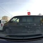 bursa el freni cekilmeyen minibus hareket edip yola indi o anlar kamerada video eklendi 29b745f598fd