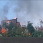 bursada 2 katli binadaki yangin 3 eve daha sicradi alevler dronla goruntulendi 727cebde30c1