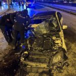 bursada direge ve servis minibusune carpip hurdaya donen otomobilden hafif yarali kurtuldular 99755ba7cf8d