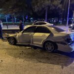 bursada direge ve servis minibusune carpip hurdaya donen otomobilden hafif yarali kurtuldular 9ba460eafcec