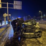 bursada direge ve servis minibusune carpip hurdaya donen otomobilden hafif yarali kurtuldular fc979c4df8b4