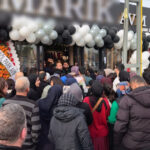 İnegöl'deki Giyim Mağazası Açılışında 10 TL'lik Ürünler İçin İzdiham! 7 bursada giyim magazasi acilisinda izdiham f28c18ef565d