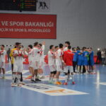 A Milli Hentbol Takımı, Güney Kıbrıs Rum Kesimi'ni 35-19 ile geçerek galibiyet serisini sürdürdü 3 camino tum oyuncularimiz cok iyi performans gosterdi 70ac49f34935