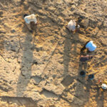 Karaman'da 10 Bin Yıllık Sokağın Kazısında, 8 Bin 500 Yıllık Obsidyen Ayna ve Aletler Bulundu 4 canhasanda 8 bin 500 yillik obsidyen ayna bulundu 67446b4ada82