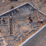 Karaman'da 10 Bin Yıllık Sokağın Kazısında, 8 Bin 500 Yıllık Obsidyen Ayna ve Aletler Bulundu 7 canhasanda 8 bin 500 yillik obsidyen ayna bulundu ce0bc775dfb2